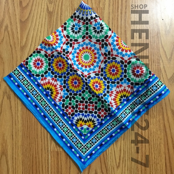 LARGE MOROCCAN TILE BANDANA SCARVE ONE SIZE - Picture 4 of 4